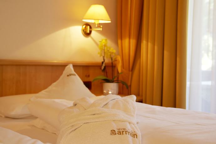 Imagen de la habitación del Hotel Armin. Foto 10