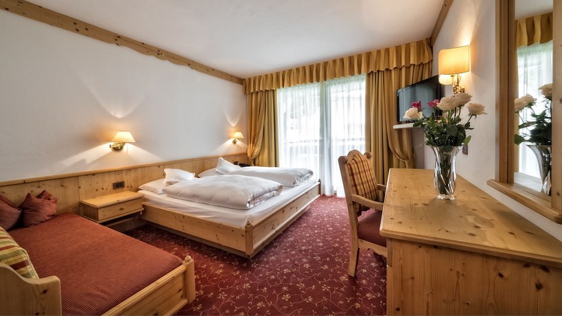 Imagen de la habitación del Hotel Armin. Foto 14