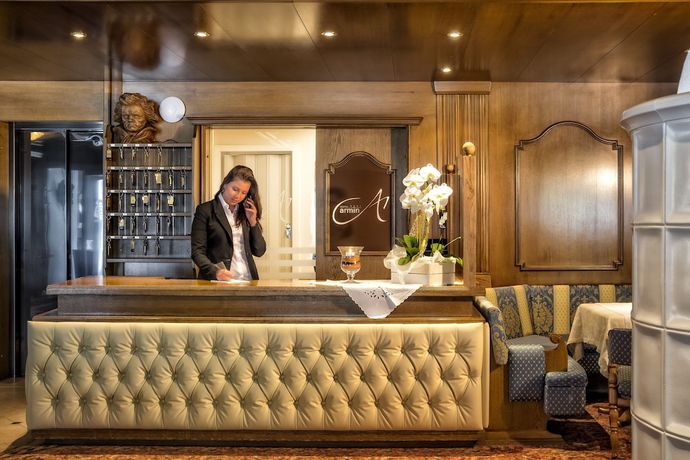Imagen de los interiores del Hotel Armin. Foto 20