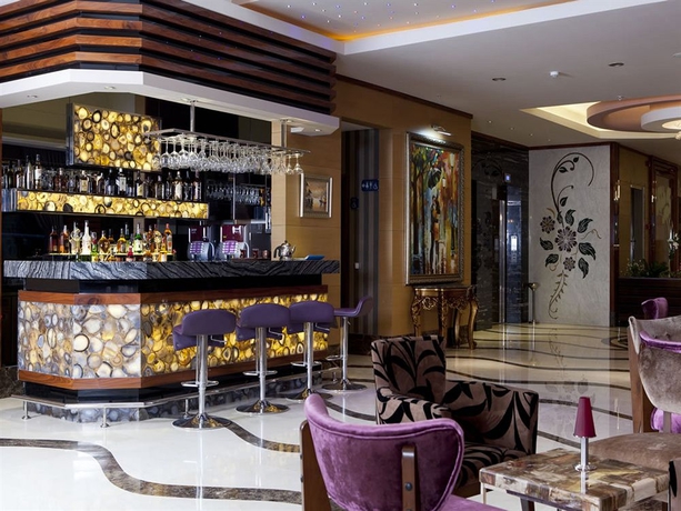 Imagen del bar/restaurante del Hotel Armis. Foto 2