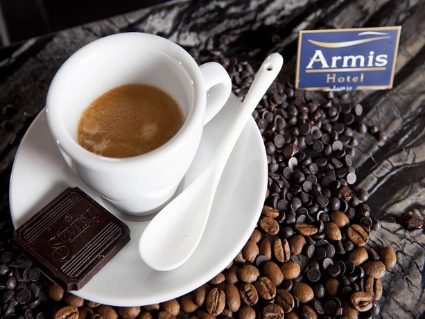 Imagen del bar/restaurante del Hotel Armis. Foto 3