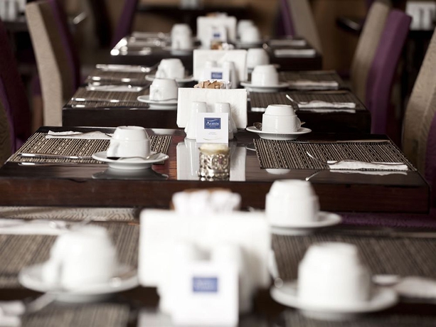 Imagen del bar/restaurante del Hotel Armis. Foto 7