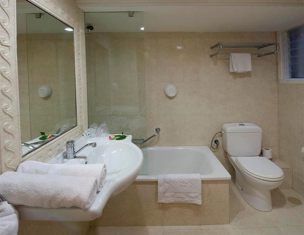 Imagen de la habitación del Hotel Armon Hayarkon. Foto 2