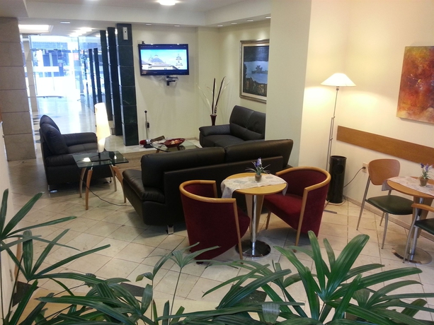 Imagen de los interiores del Hotel Armon Suites. Foto 10