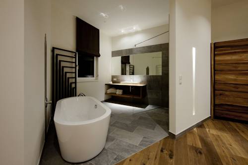 Imagen de la habitación del Hotel Armona Medical Alpinresort. Foto 6