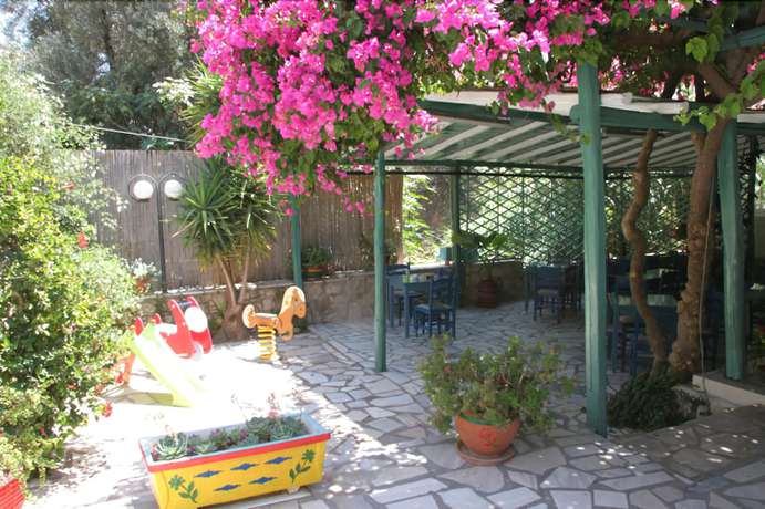 Imagen de los exteriores del Hotel Armonia, Matala. Foto 11