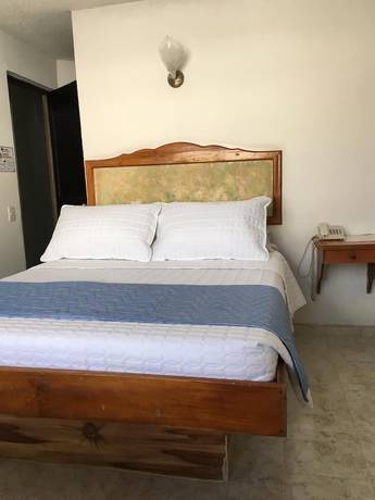Imagen de la habitación del Hotel Armont. Foto 5