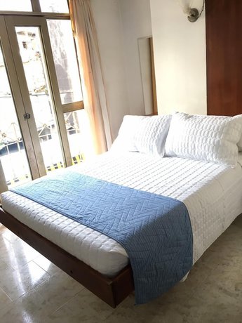 Imagen de la habitación del Hotel Armont. Foto 9