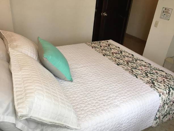 Imagen de la habitación del Hotel Armont. Foto 12