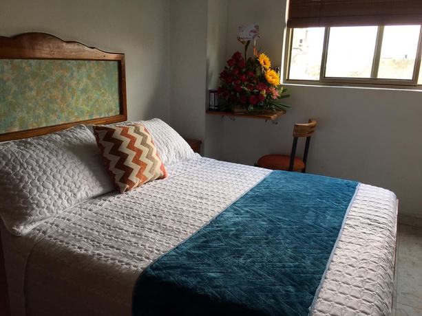Imagen de la habitación del Hotel Armont. Foto 13