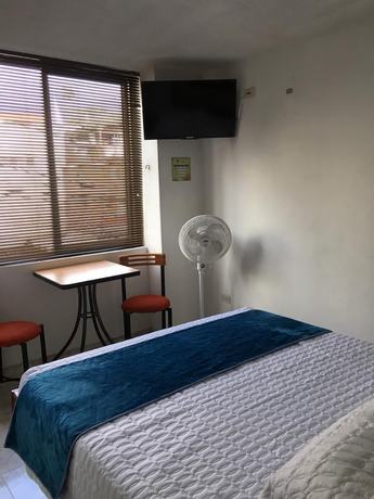Imagen de la habitación del Hotel Armont. Foto 15