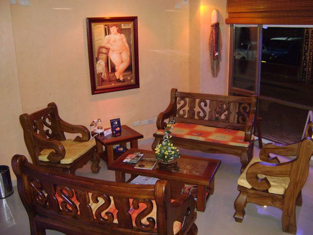 Imagen de los interiores del Hotel Armont. Foto 20