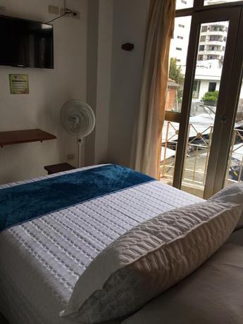 Imagen de la habitación del Hotel Armont. Foto 18