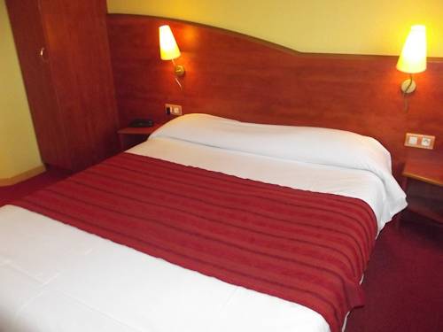 Imagen de la habitación del Hotel Armony. Foto 6