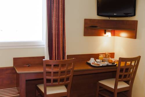 Imagen de la habitación del Hotel Armony. Foto 8