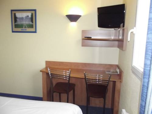 Imagen de la habitación del Hotel Armony. Foto 15