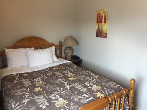 Imagen de la habitación del Hotel Armstrong Inn. Foto 7