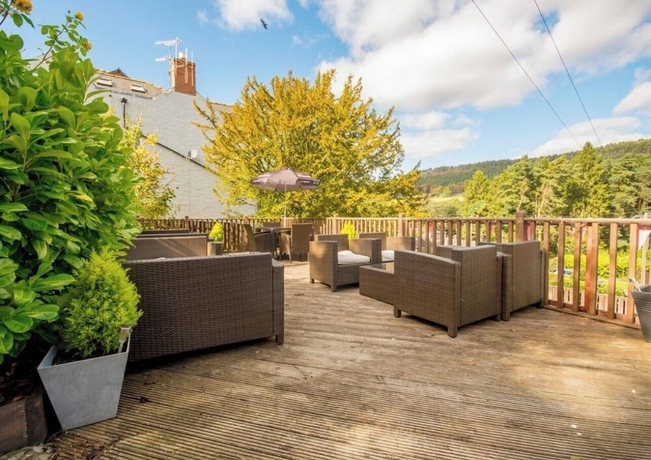 Imagen de los exteriores del Hotel Armstrong Manor. Foto 12