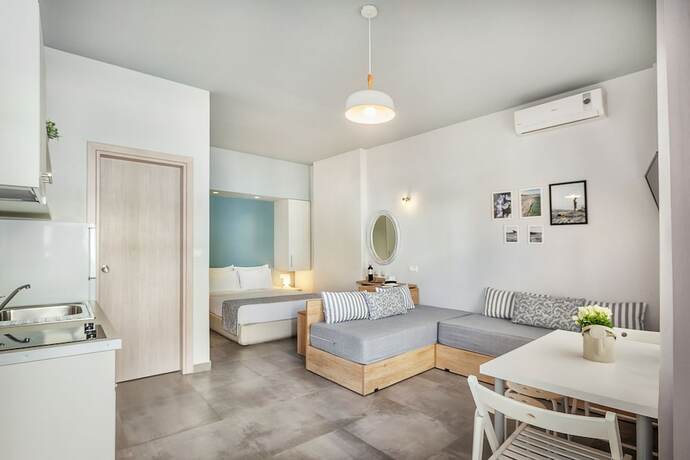 Imagen de la habitación del Hotel Armyra Studios. Foto 17