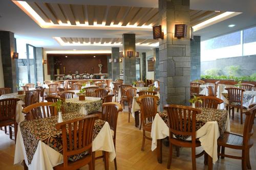 Imagen general del Hotel Arnes Central. Foto 5