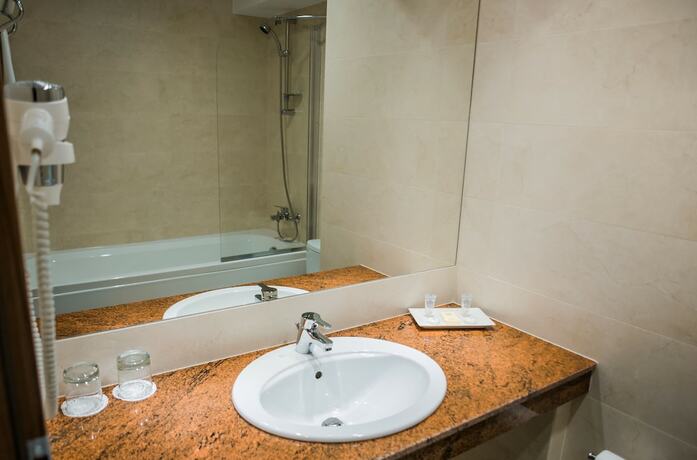 Imagen de la habitación del Hotel Arnia. Foto 26