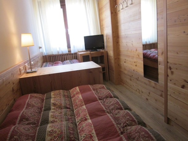 Imagen de la habitación del Hotel Arnica. Foto 5
