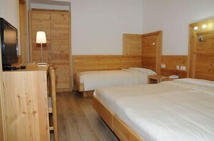 Imagen de la habitación del Hotel Arnica. Foto 6