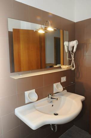 Imagen de la habitación del Hotel Arnica. Foto 10