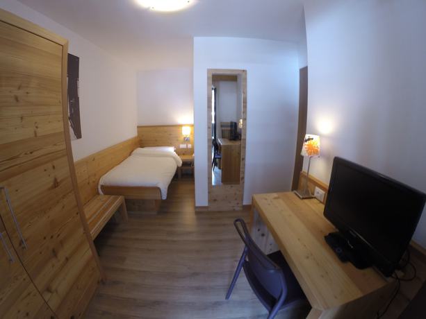 Imagen de la habitación del Hotel Arnica. Foto 11