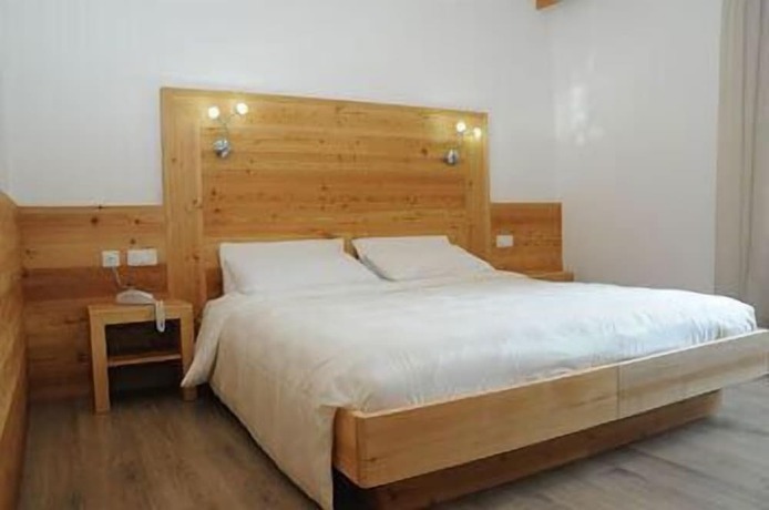 Imagen de la habitación del Hotel Arnica. Foto 16