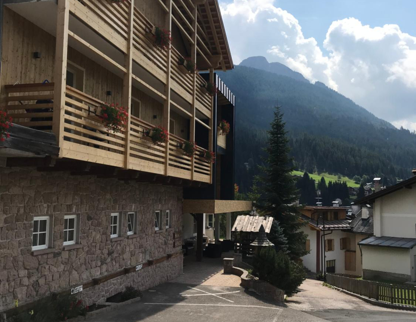 Imagen general del Hotel Arnica Mountain. Foto 13