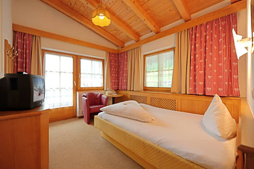 Imagen de la habitación del Hotel Arnika, Brand. Foto 12