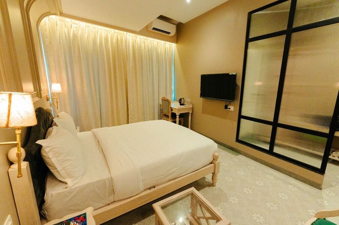 Imagen del bar/restaurante del Hotel Arnna - Goregaon. Foto 3