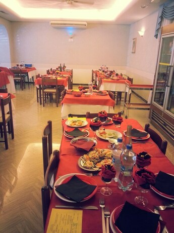 Imagen del bar/restaurante del Hotel Arno, Misano Adriatico. Foto 16