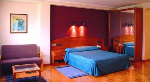 Imagen de la habitación del Hotel Arnoia Caldaria. Foto 14