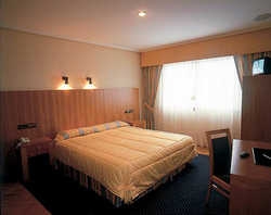 Imagen de la habitación del Hotel Arnoia Caldaria. Foto 15