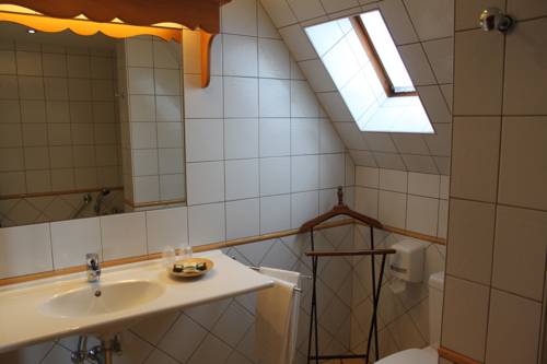 Imagen de la habitación del Hotel Arnold. Foto 6