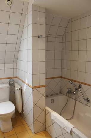 Imagen de la habitación del Hotel Arnold. Foto 7