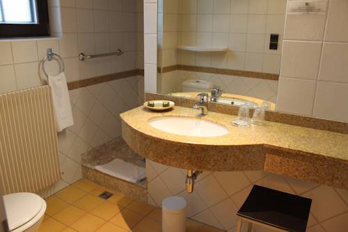 Imagen de la habitación del Hotel Arnold. Foto 15