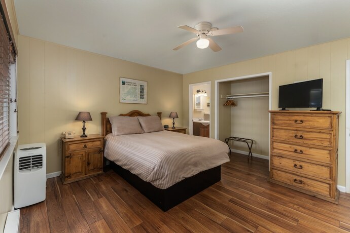 Imagen de la habitación del Hotel Arnold Meadowmont Lodge. Foto 18