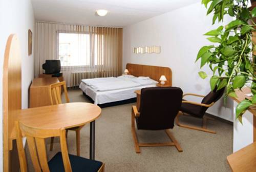 Imagen de la habitación del Hotel Arnost. Foto 5