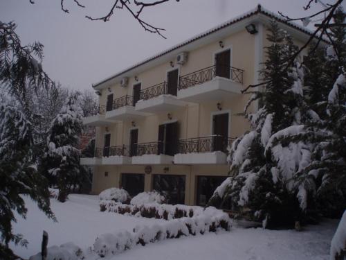 Imagen general del Hotel Aroanios. Foto 4