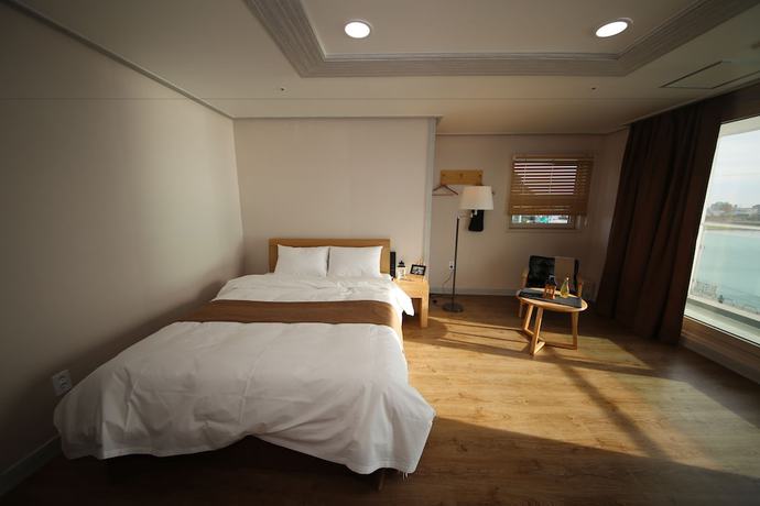 Imagen de la habitación del Hotel Aroha. Foto 9