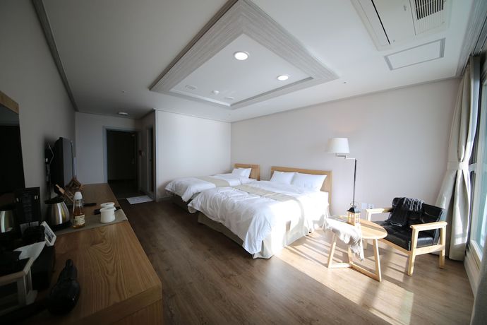 Imagen de la habitación del Hotel Aroha. Foto 10