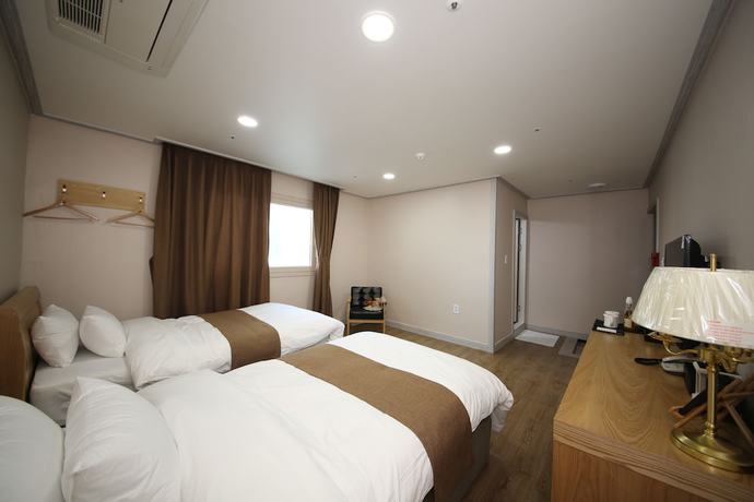 Imagen de la habitación del Hotel Aroha. Foto 15