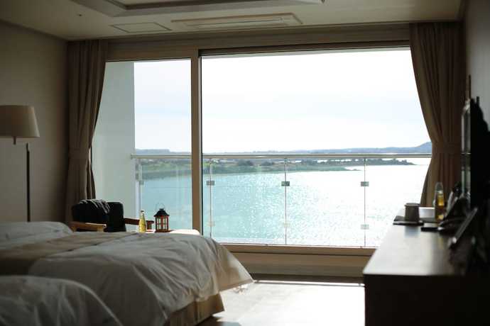 Imagen de la habitación del Hotel Aroha. Foto 16
