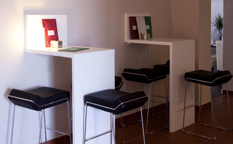 Imagen de los interiores del Hotel Arohaz and Restaurante. Foto 11