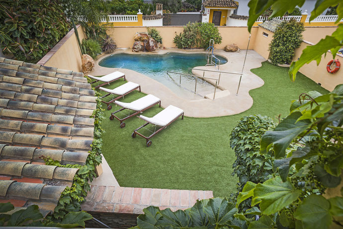 Imagen de la piscina del Hotel Arohaz and Restaurante. Foto 14