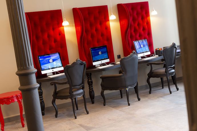 Imagen de los interiores del Hotel Arok. Foto 19