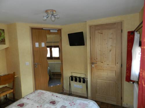 Imagen de la habitación del Hotel Arolla. Foto 9